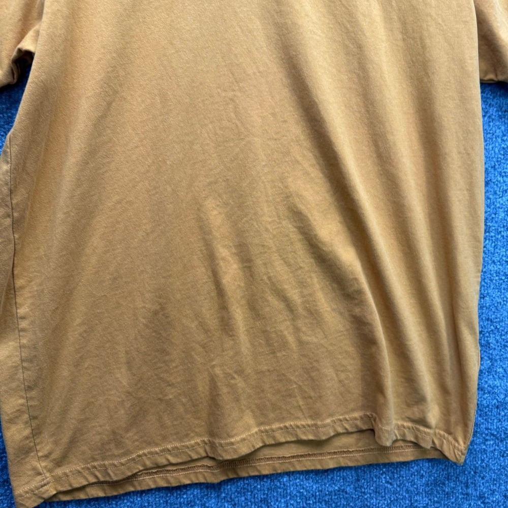 Guess T-Shirt Men's Size M Mustard Yellow Short Sleeve Graphic Logo Tee Casual‎ - Picture 5 of 13